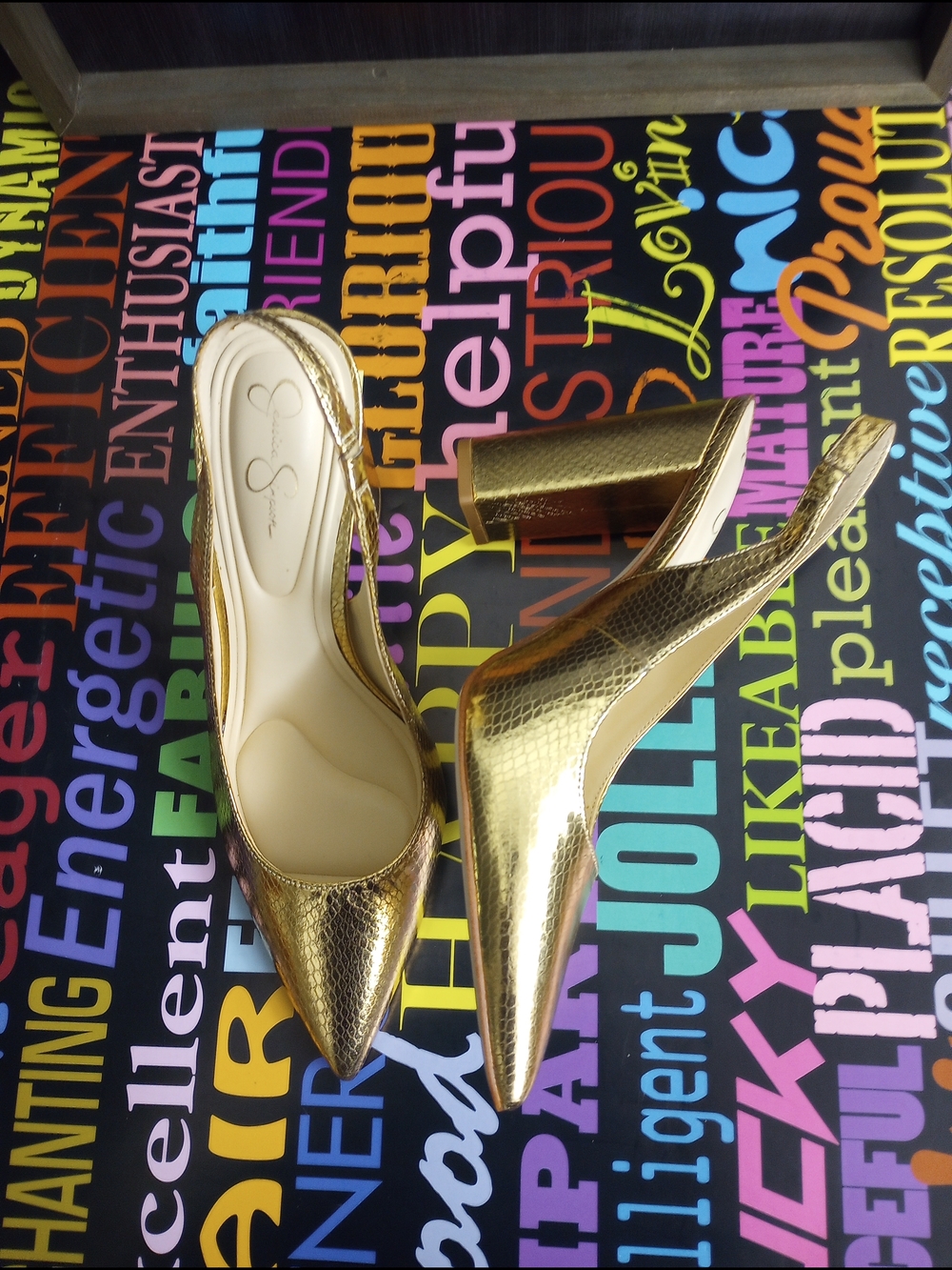 Glamourous Gold Jessica Simpson Slingback Heels!.